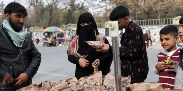 Kabul residents complain of high price of food materials