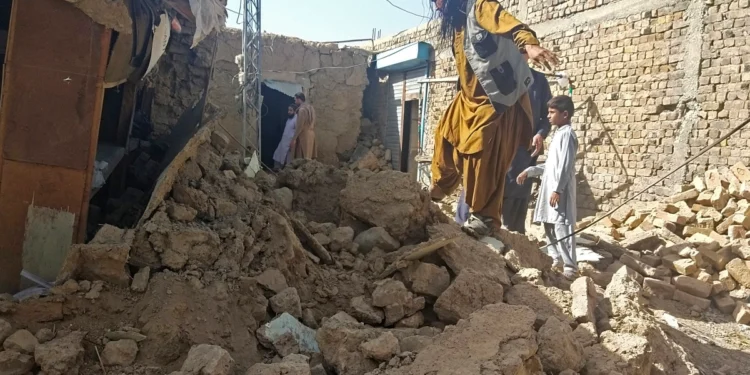 At least 20 dead as houses collapse in Balochistan earthquake