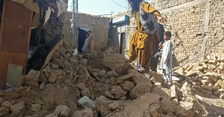At least 20 dead as houses collapse in Balochistan earthquake