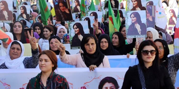 Protesters Clash with Law Enforcement in Chabahar Over News of Teenager’s Rape by Police Chief