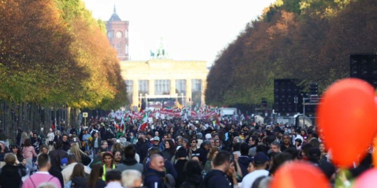 Iranians Protest in Zahedan Despite Tight Security