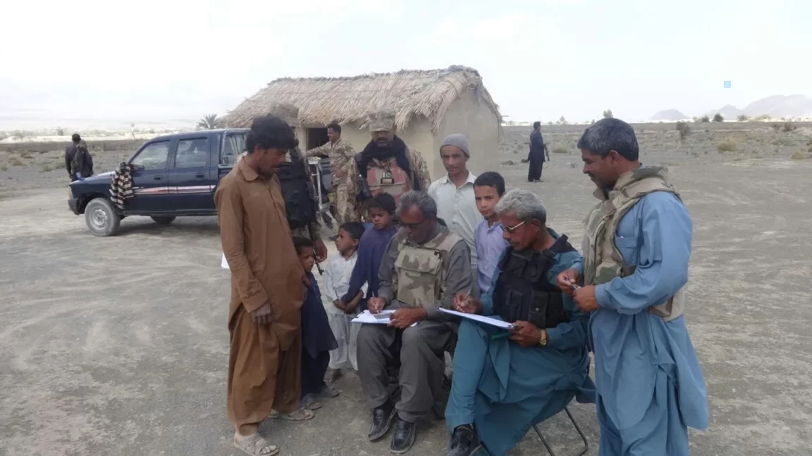 Gun point Army Census staff in a remote area of Balochistan: Photo taken from social media