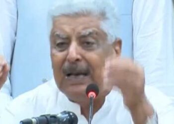 Pakistan Peoples Party (PPP) leader Sanaullah Khan Zehri fired on Friday a salvo at Pakistan Muslim League-Nawaz (PML-N) supremo Nawaz Sharif.