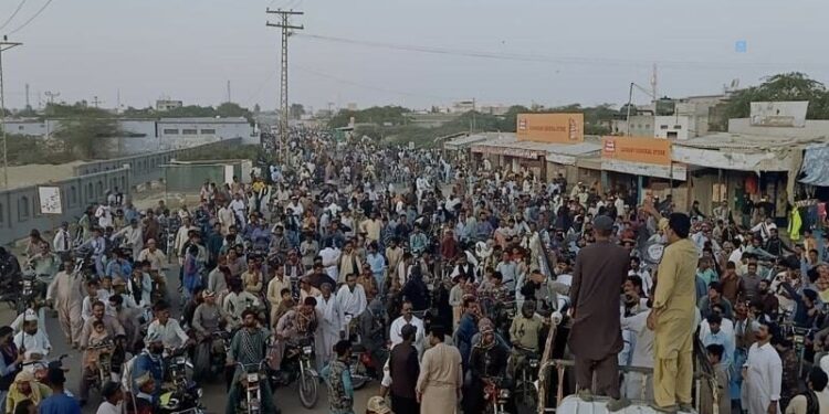 Balochistan: ‘Haq Do Tehreek’ holds motorcycle rally in Gwadar, demands end to enforced disappearance