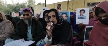 Thousands turn out to greet Mahrang Baloch in Quetta